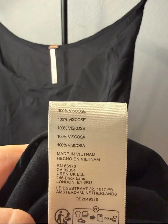 Free People 100% Viscose Black Oversized Camisole Spaghetti Tank Top Size XS - Picture 4 of 5